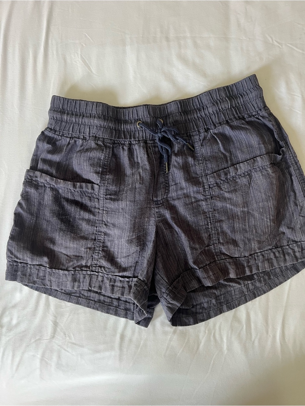 Athleta Cabo Linen Textured 4” Shorts. Blue.